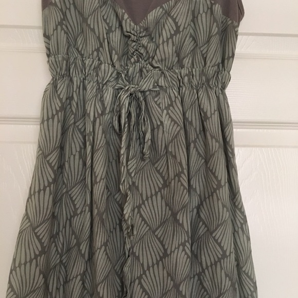 Patterned Dress - Picture 3 of 4